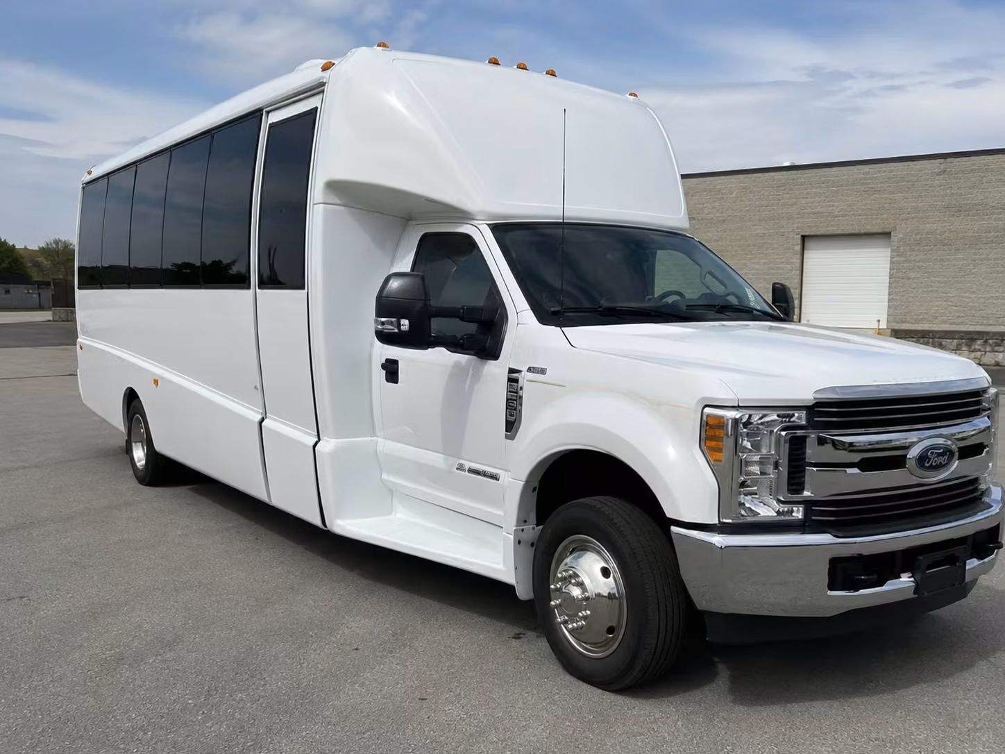 15 passenger minibus